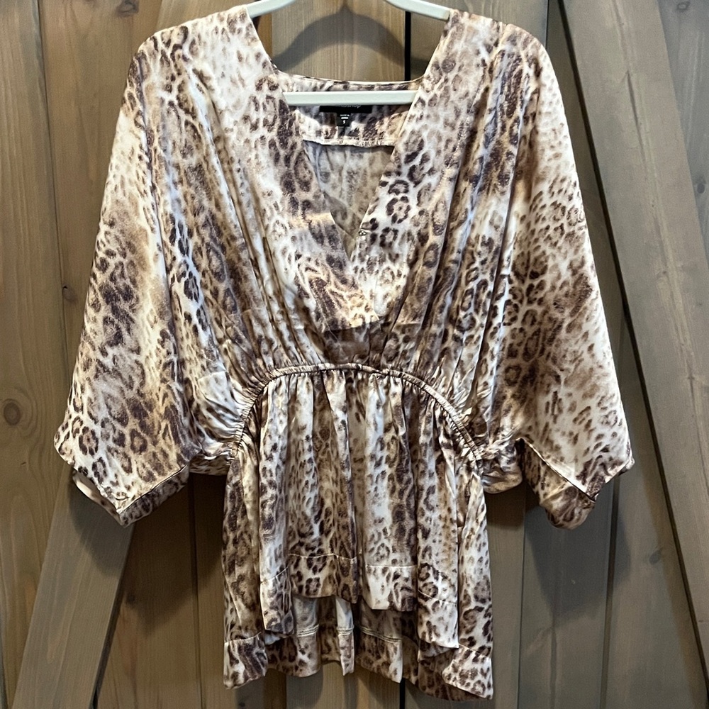 ♦️SOLD♦️Mittoshop Leopard Print V-Neck Blouse